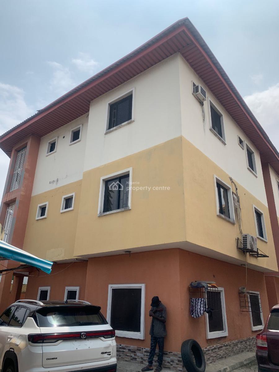 Self Serviced 3 Bedroom Flat, Osapa, Lekki, Lagos, Flat / Apartment for Rent