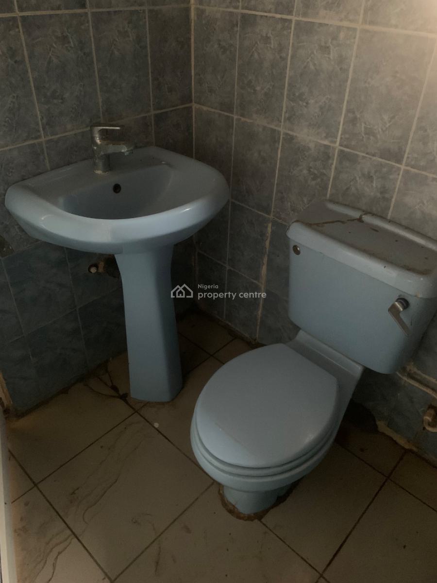 Self Serviced 3 Bedroom Flat, Osapa, Lekki, Lagos, Flat / Apartment for Rent