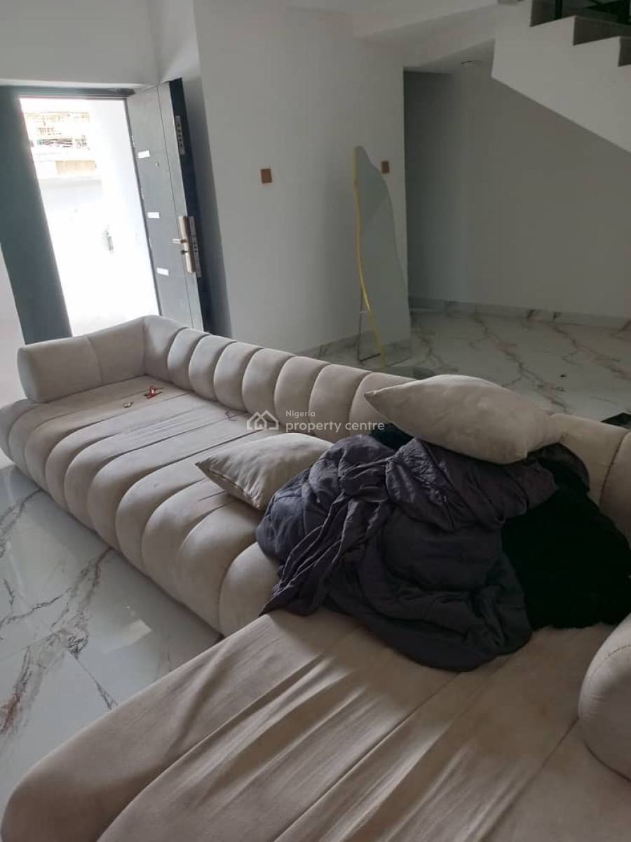Luxury 3bedroom, Ologolo, Lekki, Lagos, Terraced Duplex for Rent