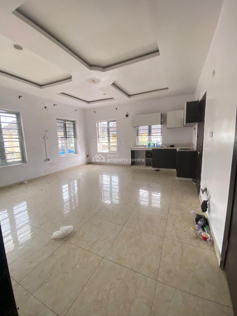 Specious Master Bedroom with Open Fitted Kitchen, Lekki, Lagos, Flat / Apartment for Rent