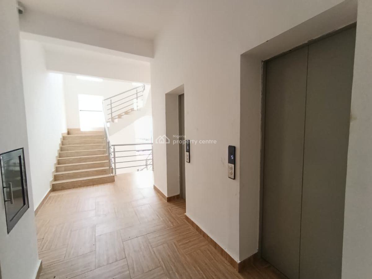 Newly Built and Serviced with 24/7 Power Supply 3 Bedroom En-suite Fla, Lekki Phase 1, Lekki, Lagos, Flat / Apartment for Rent