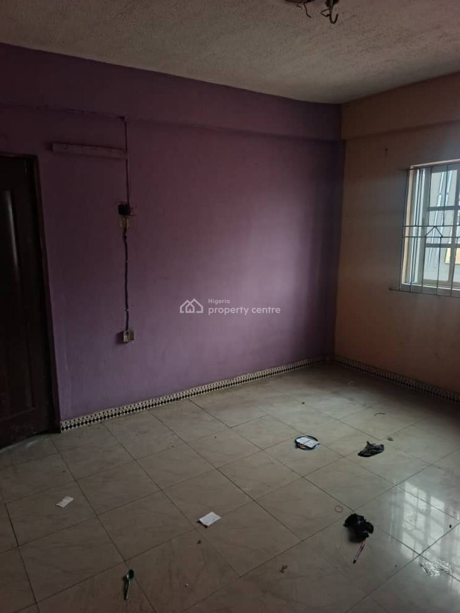 a Very Spacious Two Bedroom Flat, Adekunle, Yaba, Lagos, Flat / Apartment for Rent