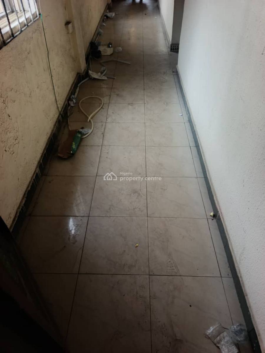 a Very Spacious Two Bedroom Flat, Adekunle, Yaba, Lagos, Flat / Apartment for Rent