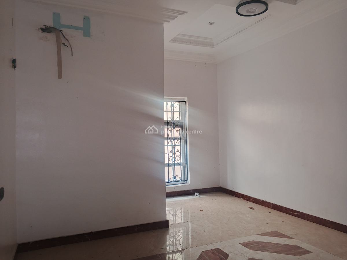 4 Nos 3 Bedrooms Tastefully Finished Self Serviced Flats Without Bq, Off Admiralty Way, Lekki Phase 1, Lekki, Lagos, Flat / Apartment for Rent
