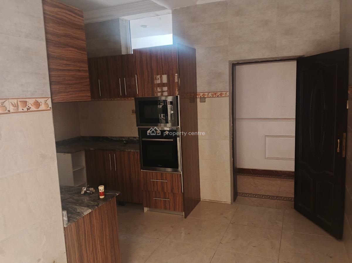 4 Nos 3 Bedrooms Tastefully Finished Self Serviced Flats Without Bq, Off Admiralty Way, Lekki Phase 1, Lekki, Lagos, Flat / Apartment for Rent