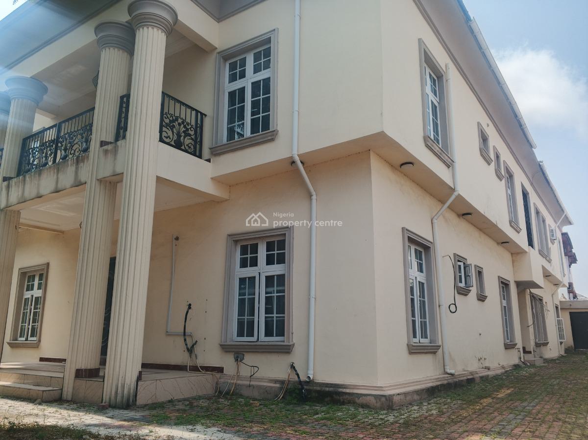 4 Nos 3 Bedrooms Tastefully Finished Self Serviced Flats Without Bq, Off Admiralty Way, Lekki Phase 1, Lekki, Lagos, Flat / Apartment for Rent