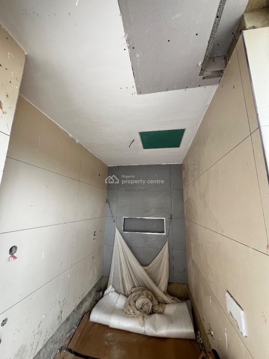 Fully Serviced 2 Bedroom Apartment with Elevator, Lekki Phase 1, Lekki, Lagos, Flat / Apartment for Sale