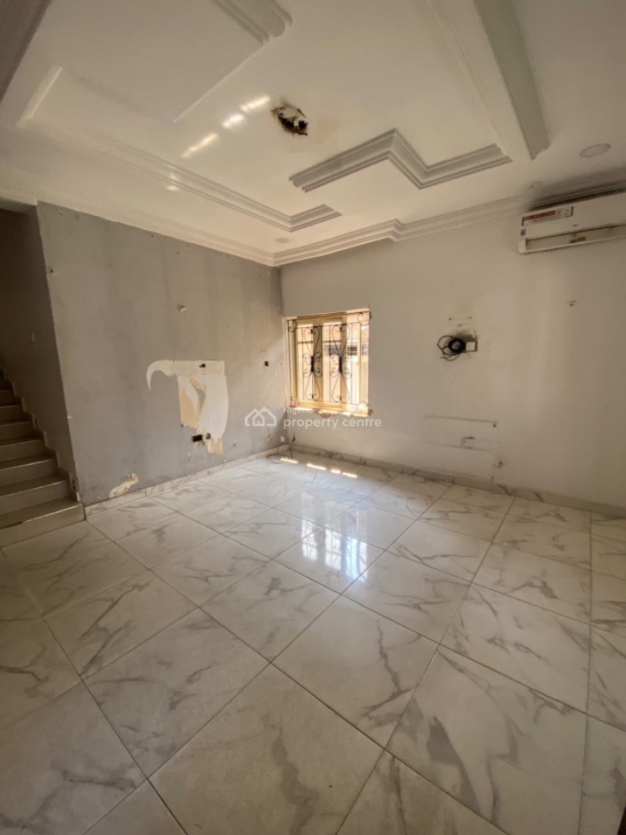 4 Bedrooms Semi Detached Duplex with Bq, Lekki Phase 1, Lekki, Lagos, Semi-detached Duplex for Sale