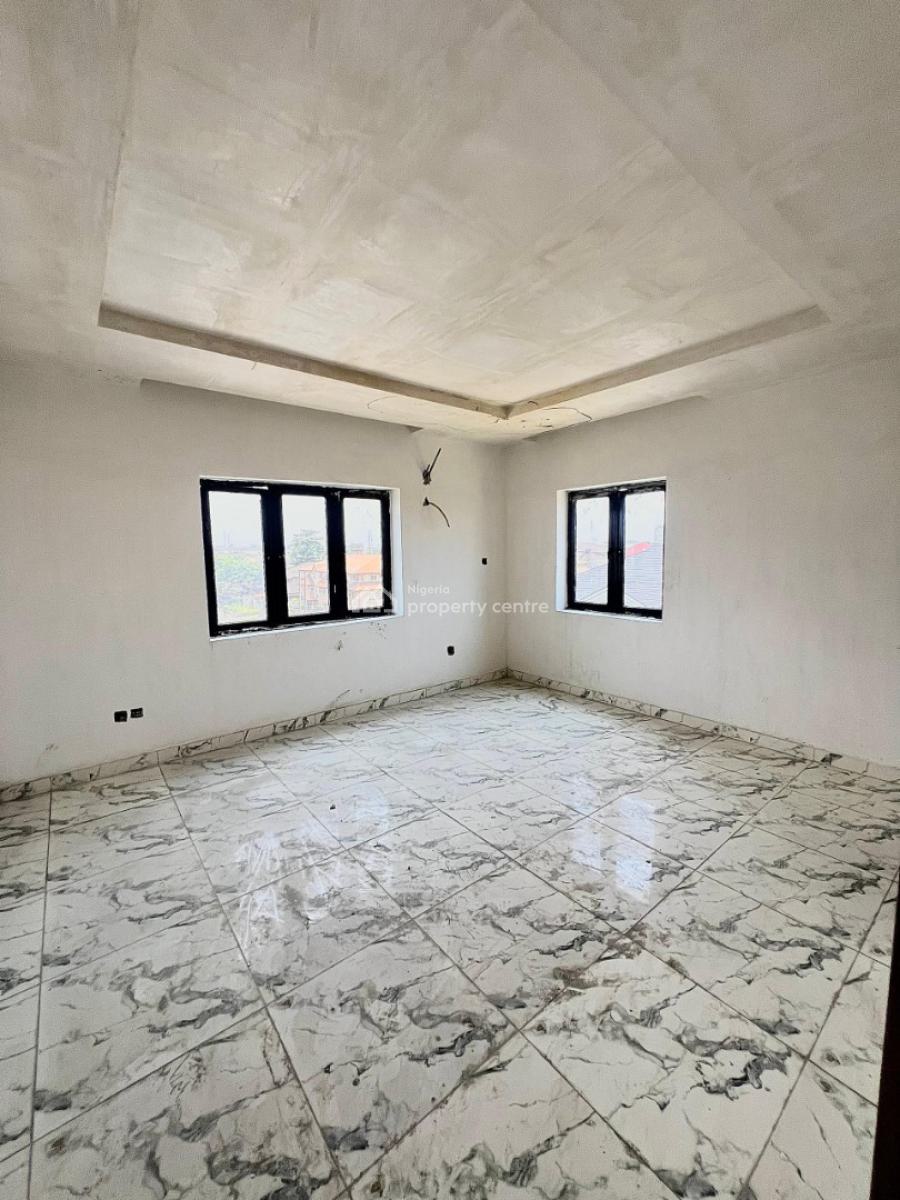 Luxury & Very Spacious 2 Bedroom Penthouse with Elevator, Gym, Pool, Lekki Phase 1, Lekki, Lagos, Flat / Apartment for Rent
