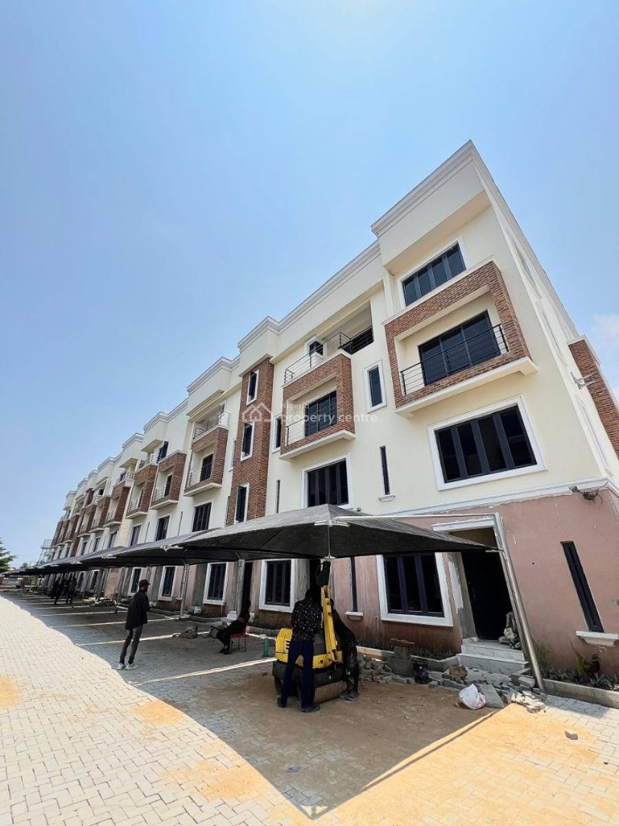 Luxury & Very Spacious 3 Bedroom Penthouse with Elevator, Gym, Pool, Lekki Phase 1, Lekki, Lagos, Flat / Apartment for Rent