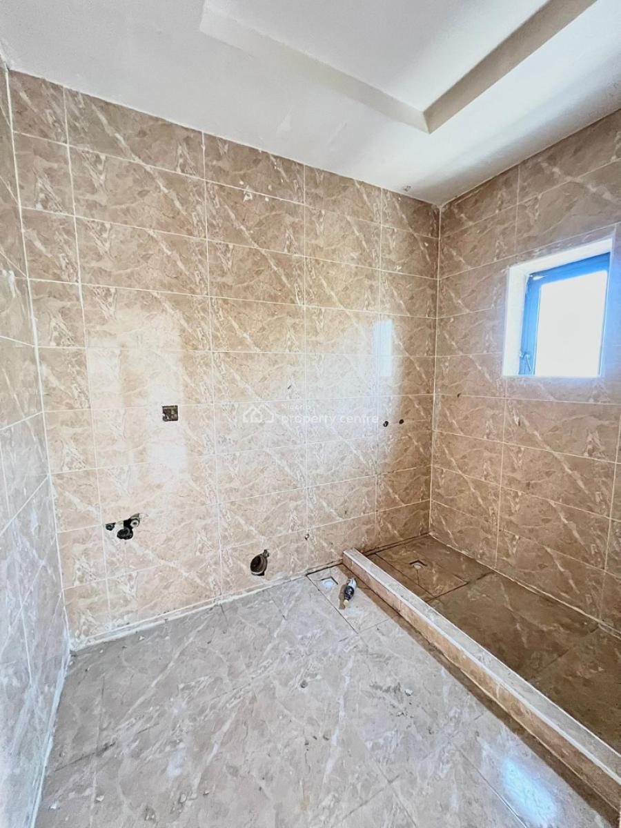 Luxury & Very Spacious 3 Bedroom Penthouse with Elevator, Gym, Pool, Lekki Phase 1, Lekki, Lagos, Flat / Apartment for Rent