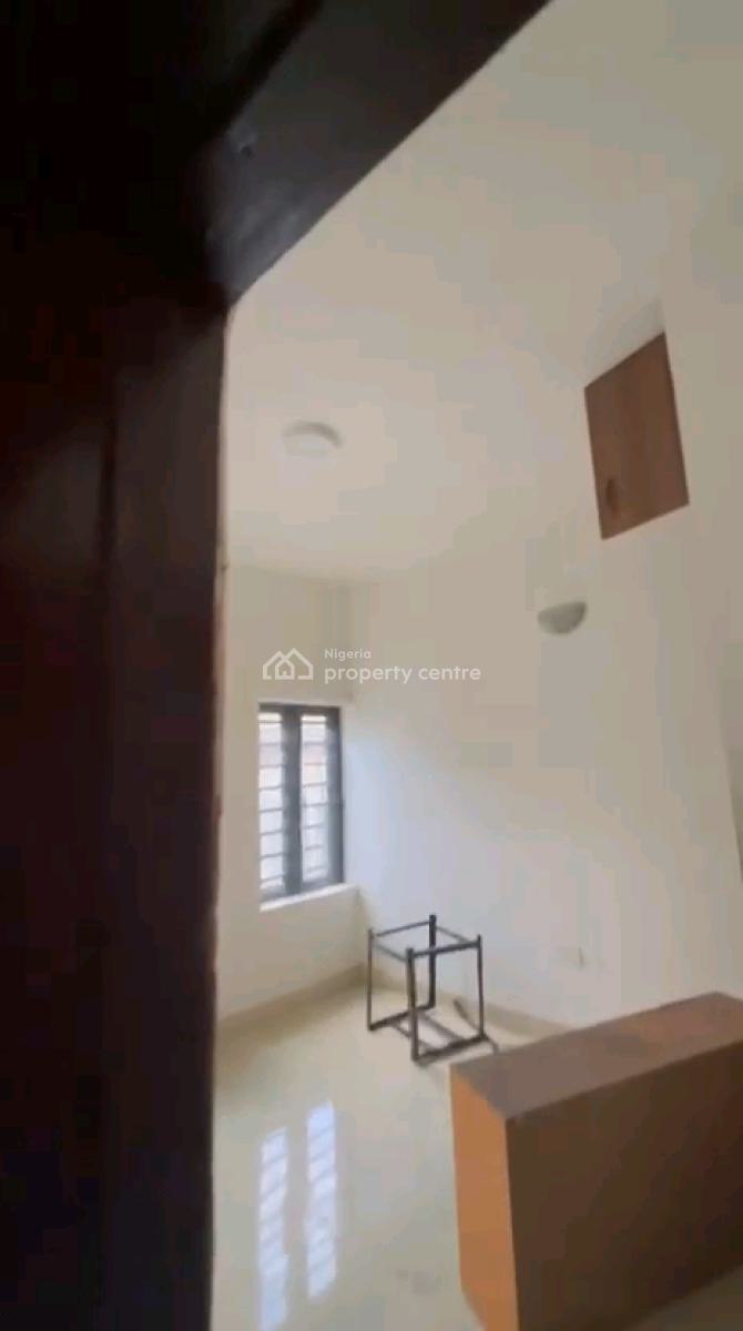 a Relatively New and Standard 2bed, Upstairs with All Rooms En-suite,, Off Pedro Road, Shomolu, Lagos, Flat / Apartment for Rent