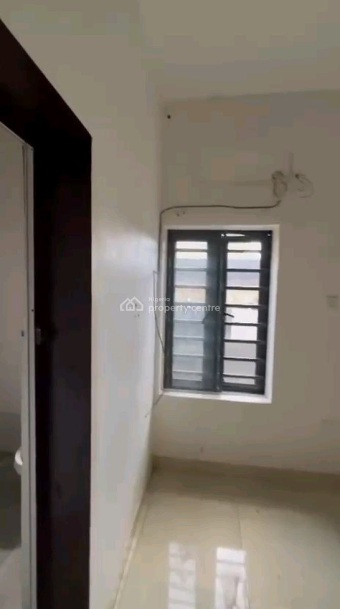 a Relatively New and Standard 2bed, Upstairs with All Rooms En-suite,, Off Pedro Road, Shomolu, Lagos, Flat / Apartment for Rent
