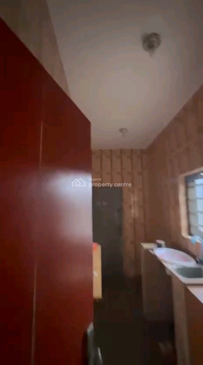 a Relatively New and Standard 2bed, Upstairs with All Rooms En-suite,, Off Pedro Road, Shomolu, Lagos, Flat / Apartment for Rent