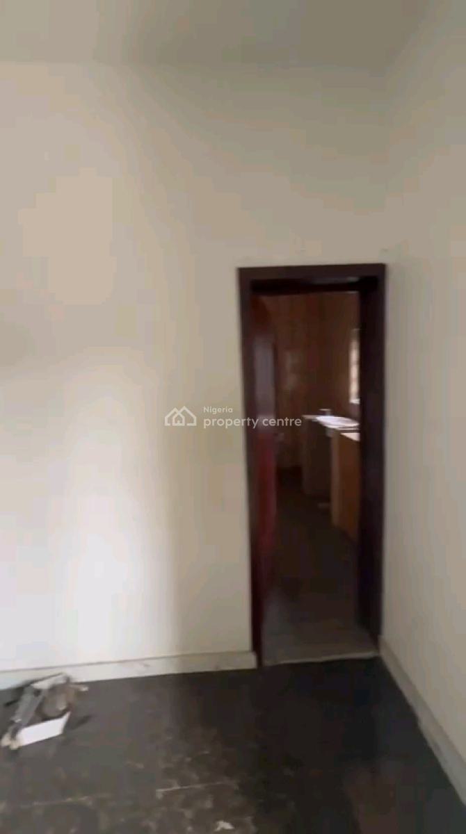 a Relatively New and Standard 2bed, Upstairs with All Rooms En-suite,, Off Pedro Road, Shomolu, Lagos, Flat / Apartment for Rent