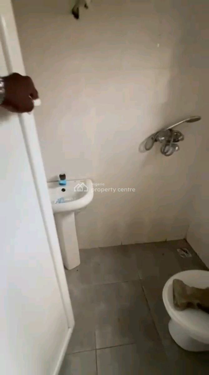 a Relatively New and Standard 2bed, Upstairs with All Rooms En-suite,, Off Pedro Road, Shomolu, Lagos, Flat / Apartment for Rent