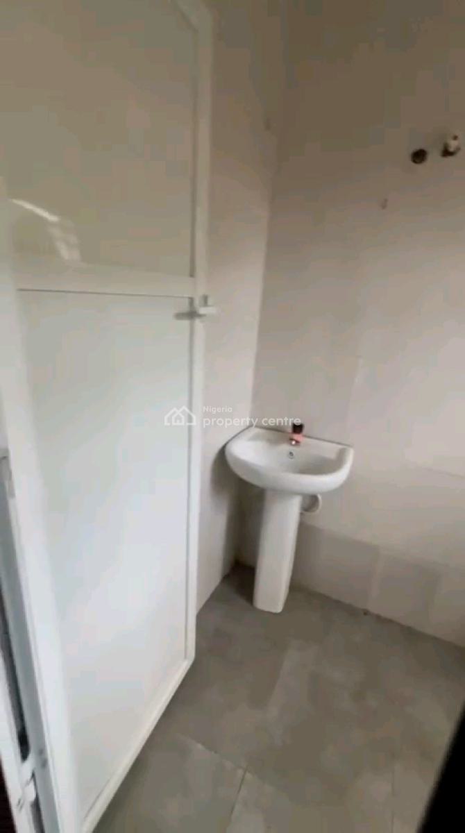 a Relatively New and Standard 2bed, Upstairs with All Rooms En-suite,, Off Pedro Road, Shomolu, Lagos, Flat / Apartment for Rent