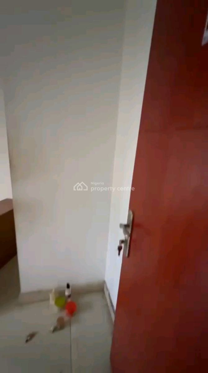 a Relatively New and Standard 2bed, Upstairs with All Rooms En-suite,, Off Pedro Road, Shomolu, Lagos, Flat / Apartment for Rent