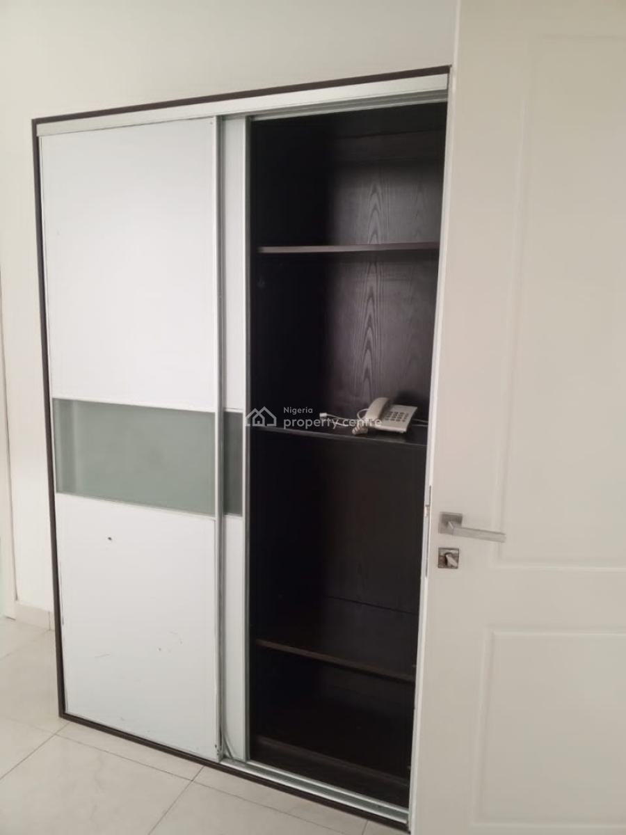 Property Description; Serviced 4 Bedroom Luxury Apartment Plus a Room, Old Ikoyi, Ikoyi, Lagos, Flat / Apartment for Rent