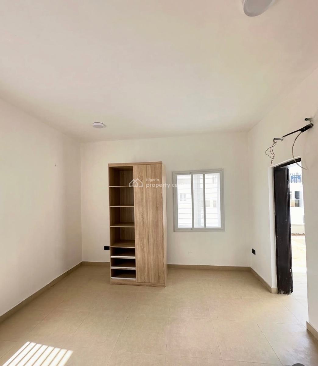 Nicely Built 3 Bedroom Apartment, Lekki Scheme 2 Ajah, Ajah, Lagos, Flat / Apartment for Sale