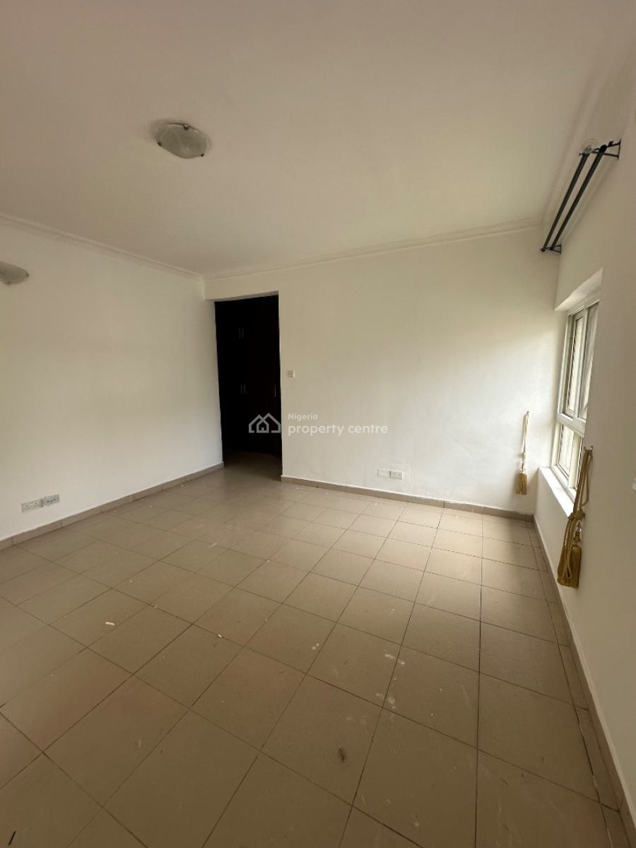 Spacious 3 Bedroom Apartment, Bourdillon Court Estate, Chevron Drive, Osapa, Lekki, Lagos, Flat / Apartment for Rent