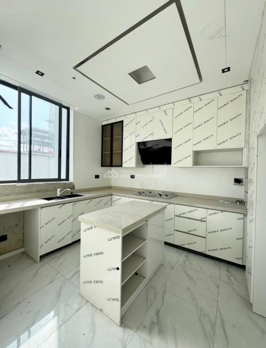 Luxury & Spacious 2 Bedroom Serviced Apartment with Swimming Pool, Lekki Phase 1, Lekki, Lagos, Flat / Apartment for Rent