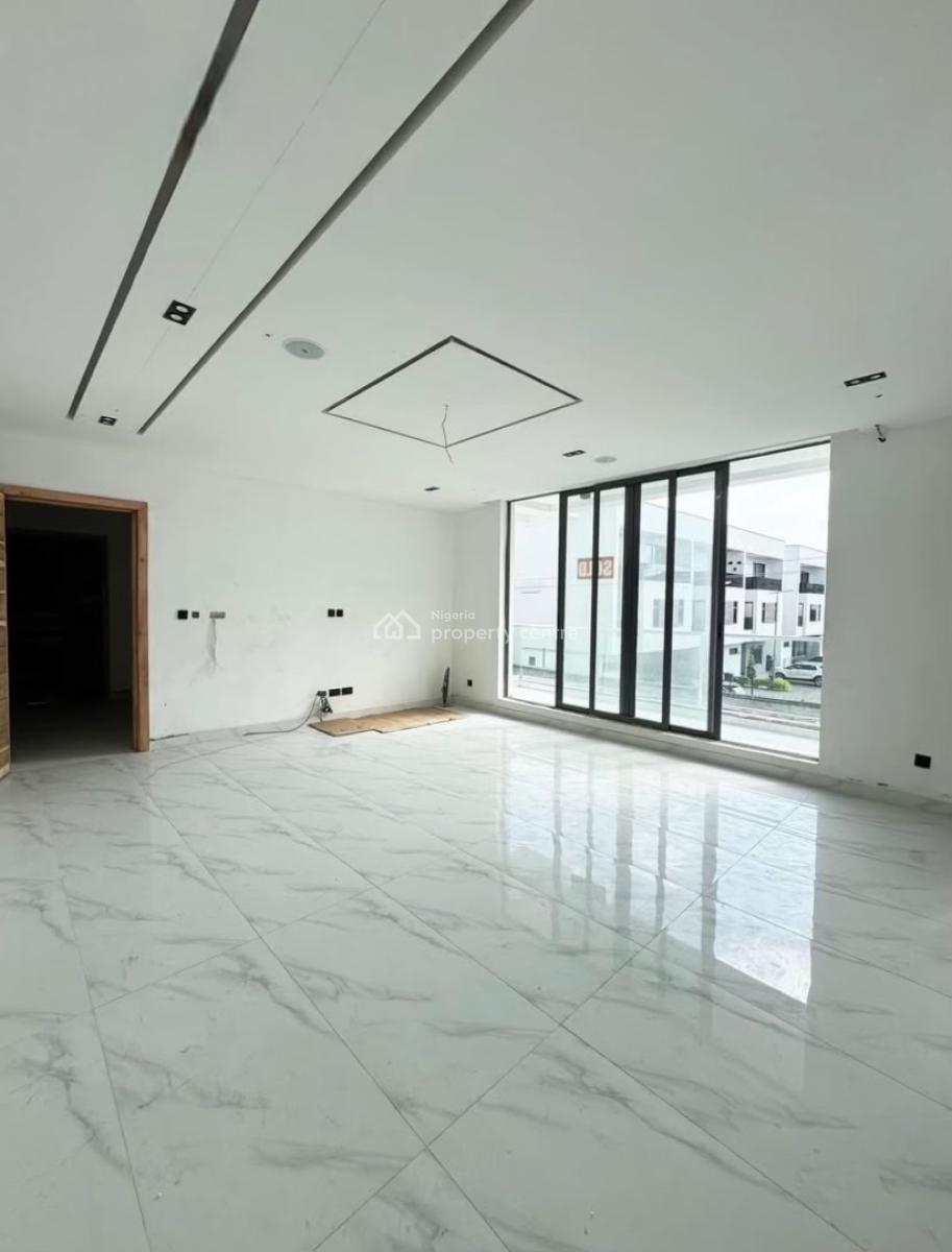 Luxury & Spacious 2 Bedroom Serviced Apartment with Swimming Pool, Lekki Phase 1, Lekki, Lagos, Flat / Apartment for Rent