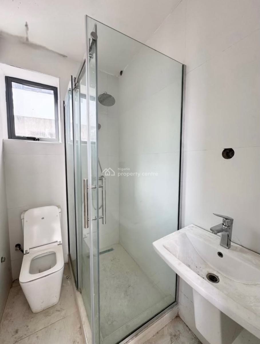 Luxury & Spacious 2 Bedroom Serviced Apartment with Swimming Pool, Lekki Phase 1, Lekki, Lagos, Flat / Apartment for Rent