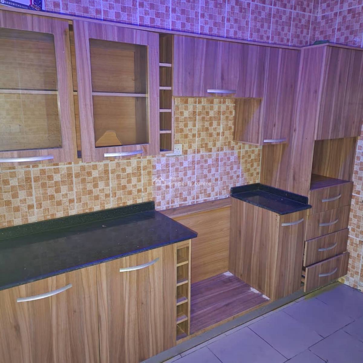 One Room (shared), Ikota, Lekki, Lagos, Self Contain (single Rooms) for Rent
