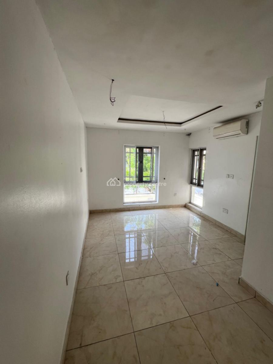 2 Bedroom Apartment in a Secure Estate, Lekki Phase 1, Lekki, Lagos, Flat / Apartment for Rent