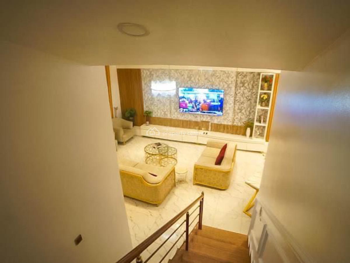 Luxury 4 Bed Duplex with Snooker, Jacuzzi and Fast Wifi, Available for Parties ( T & C Applies), Ikate, Lekki, Lagos, House Short Let