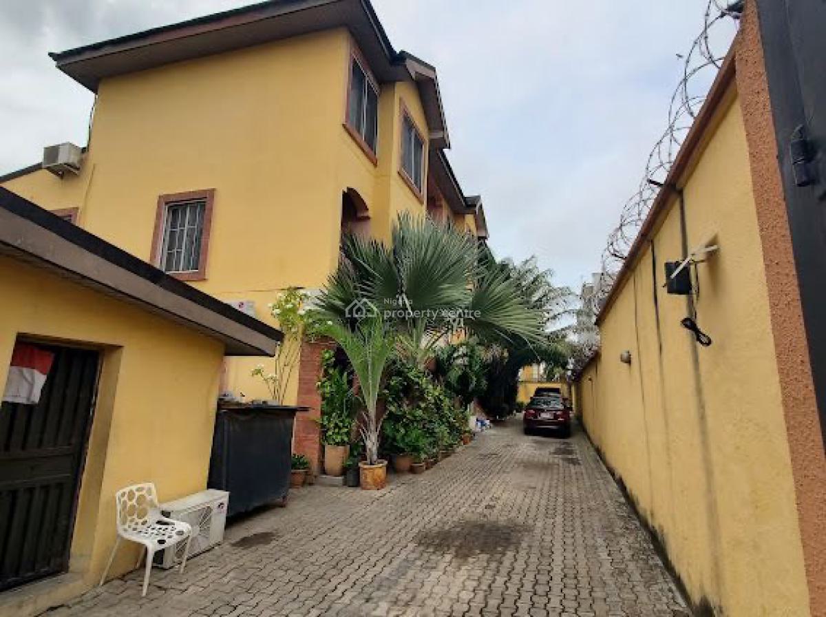 Spacious 4bedroom, Lekki Phase 1, Lekki, Lagos, Terraced Duplex for Rent