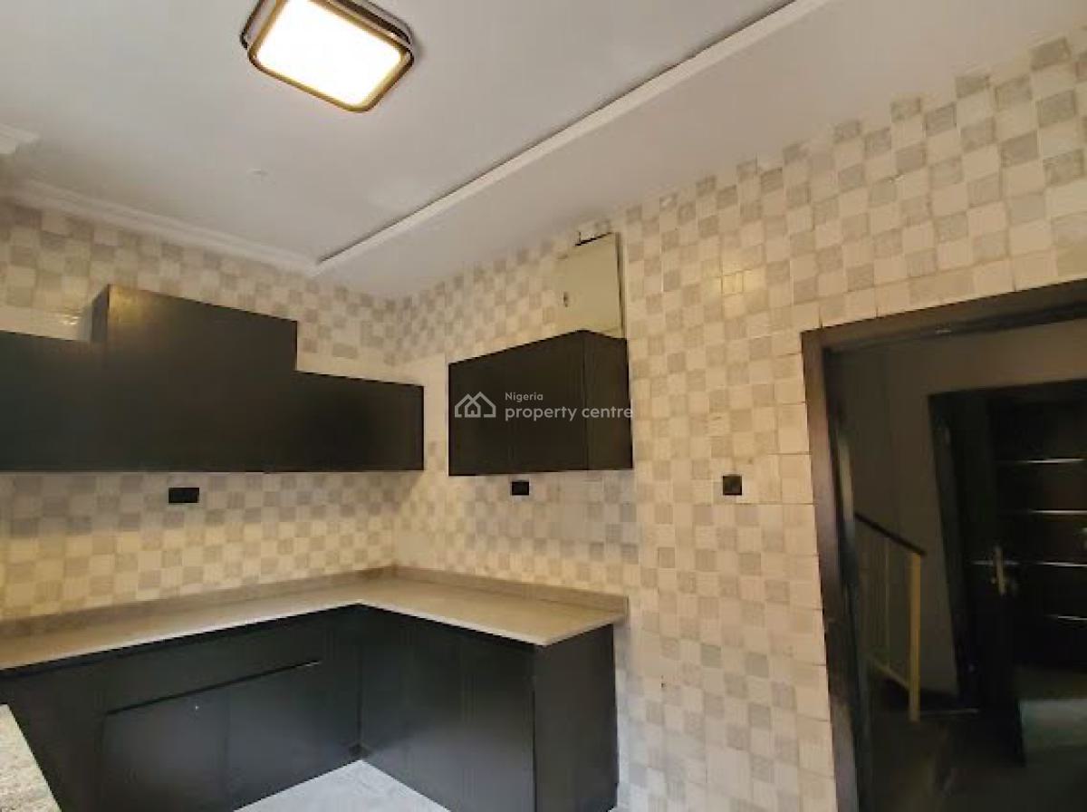 Spacious 4bedroom, Lekki Phase 1, Lekki, Lagos, Terraced Duplex for Rent