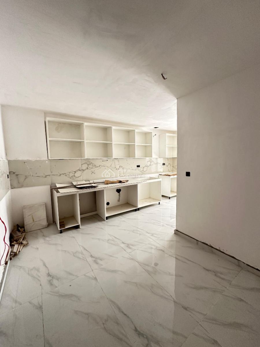 Spacious Well Built 3 Bedroom Apartment with Bq and Swimming Pool, Victoria Island (vi), Lagos, Flat / Apartment for Sale