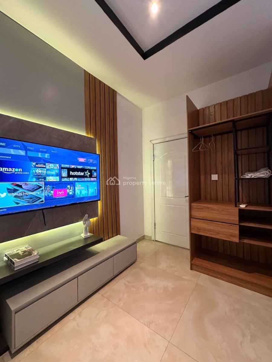 3bedroom Apartment, Freedom Way, Lekki Phase 1, Lekki, Lagos, Flat / Apartment Short Let