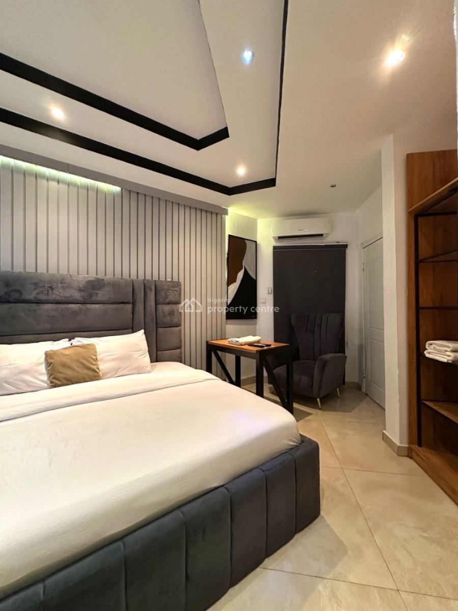 3bedroom Apartment, Freedom Way, Lekki Phase 1, Lekki, Lagos, Flat / Apartment Short Let