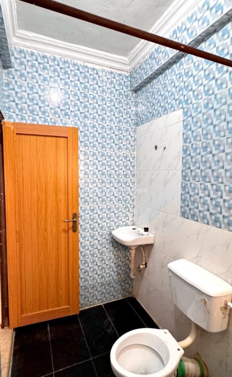 Ensuite Room to Be Shared By 3 People, Sangotedo, Ajah, Lagos, Self Contain (single Rooms) for Rent
