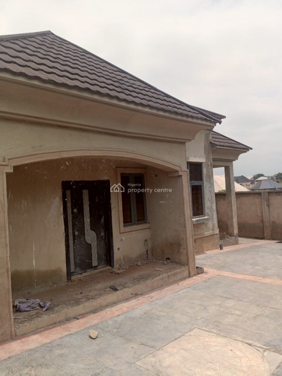 Modern 4 Bedroom Bungalow on a Plot of Land in a Gated Estate, Adewumi, Olodo,, Alakia, Ibadan, Oyo, Detached Bungalow for Sale