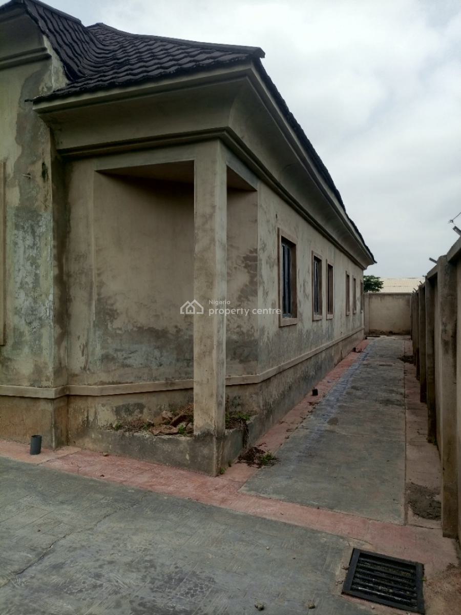 Modern 4 Bedroom Bungalow on a Plot of Land in a Gated Estate, Adewumi, Olodo,, Alakia, Ibadan, Oyo, Detached Bungalow for Sale