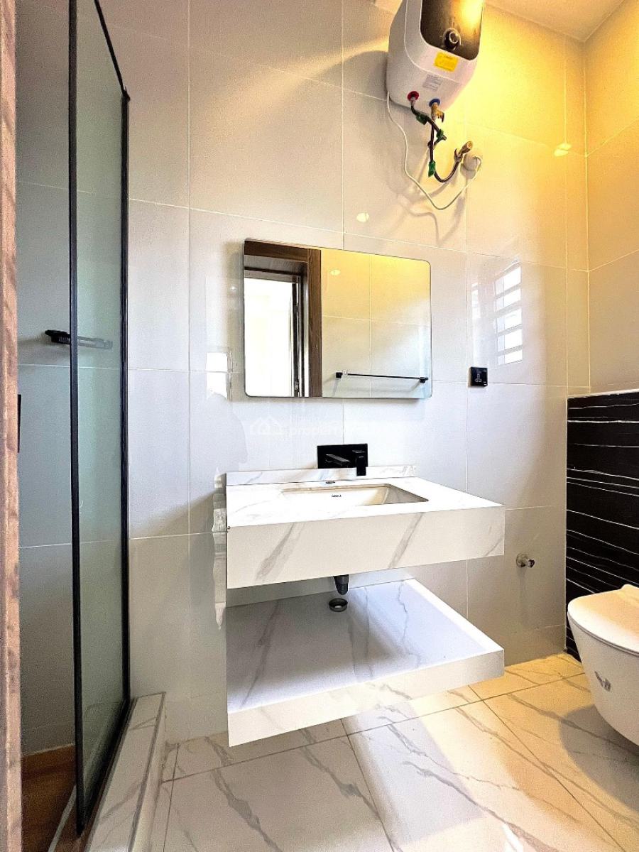 Beautiful 2 Bedroom Apartment with Pool,elevator, Lekki Phase 1, Lekki, Lagos, Block of Flats for Sale