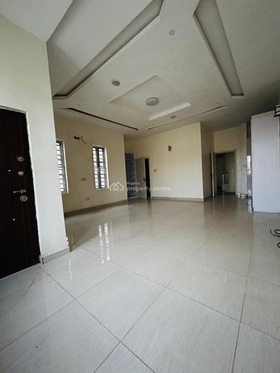 a Well Maintained 4bedrooms Semi Detached Duplex Self Compound with Bq, Ologolo Lekki, Ologolo, Lekki, Lagos, Semi-detached Duplex for Sale