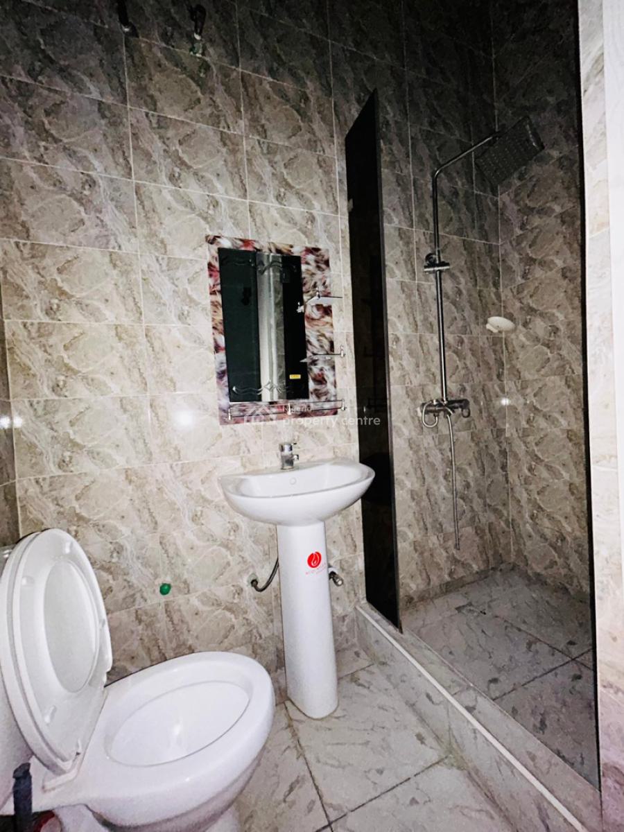 a Well Maintained 4bedrooms Semi Detached Duplex Self Compound with Bq, Ologolo Lekki, Ologolo, Lekki, Lagos, Semi-detached Duplex for Sale