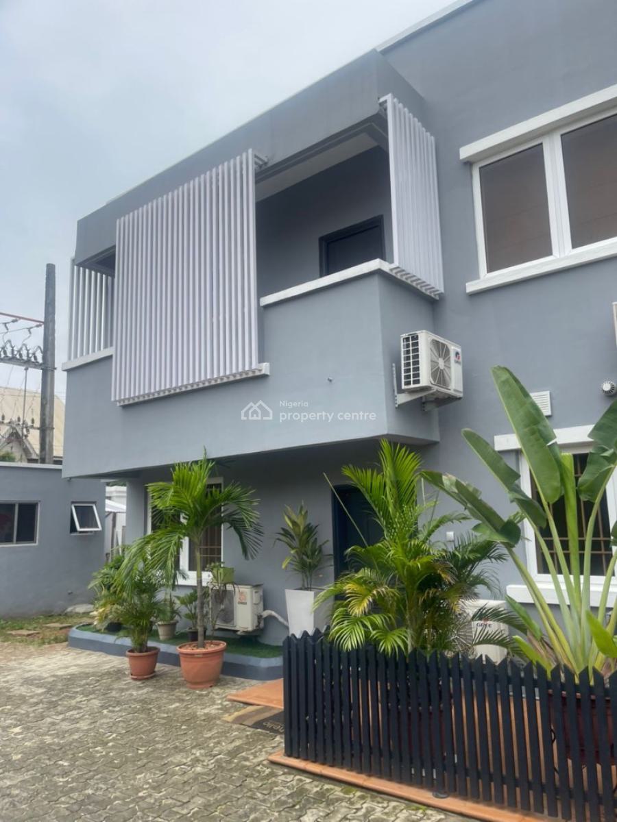 Nicely Built 3bedroom Penthouse + Bq, Ikoyi, Ikoyi, Lagos, Block of Flats for Sale