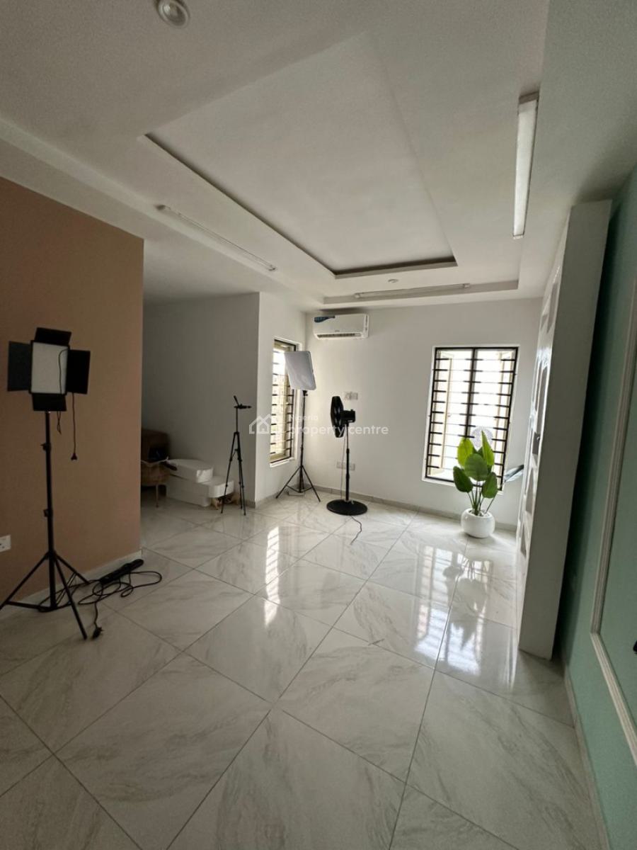 a Good Spacious 3bedroom Semi-detached Duplex + 1bq, Idu-karmo District (after Nizamiyel Hospital) Turkish Hospital., Idu Industrial, Abuja, Semi-detached Duplex for Sale