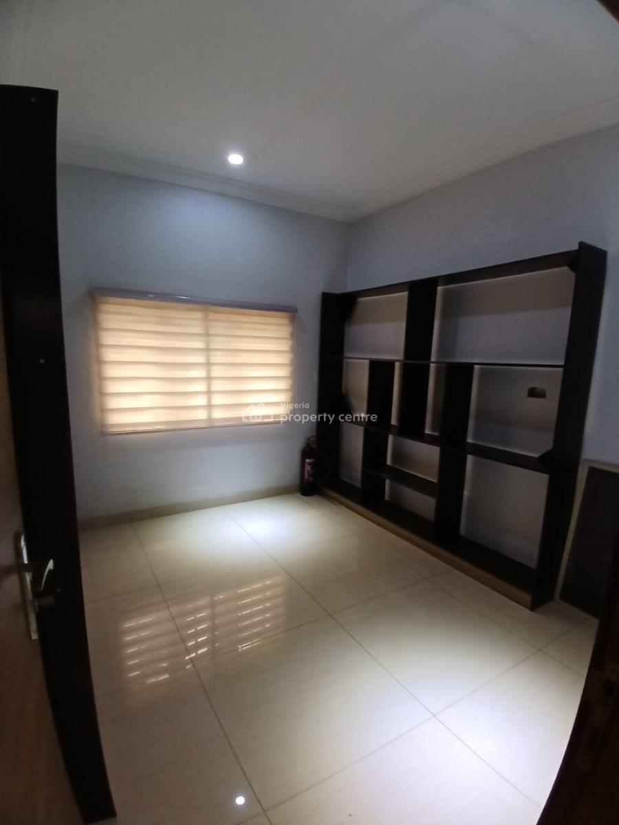5 Bedroom Fully Detached Mansion with a Swimming Pool, Guzape Abuja Diplomatic Zone, Guzape District, Abuja, Detached Duplex for Sale