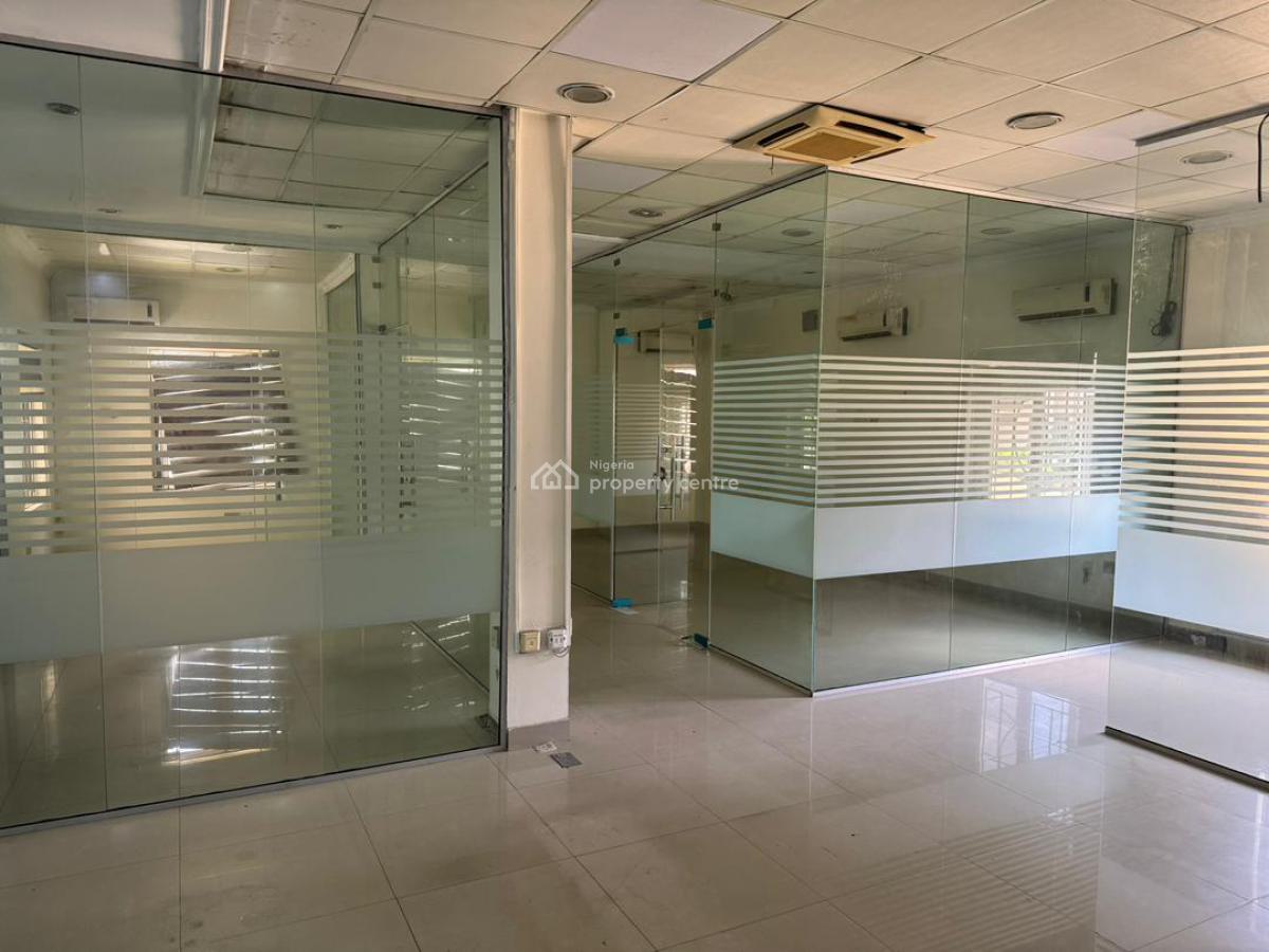 145sqm Business Space, Along Onikoyi Road, By Banana Island Road, Ikoyi Lagos., Ikoyi, Lagos, Office Space for Rent