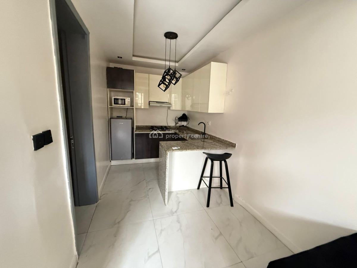 1 Bedroom Apartment, Lekki Phase 1, Lekki, Lagos, Flat / Apartment for Rent