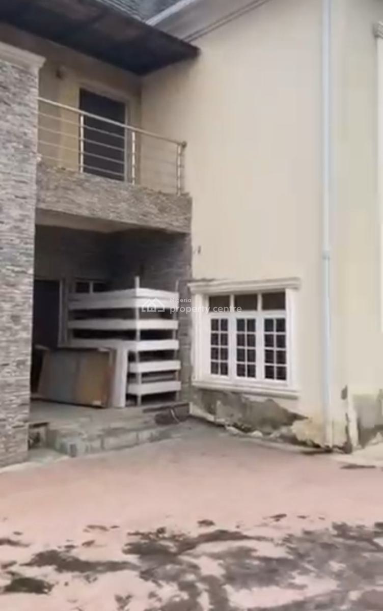 Distress 5bedroom Fully Detached Duplex in Guzape Not in an Estate, Behind H-medix, Guzape District, Abuja, Detached Duplex for Sale