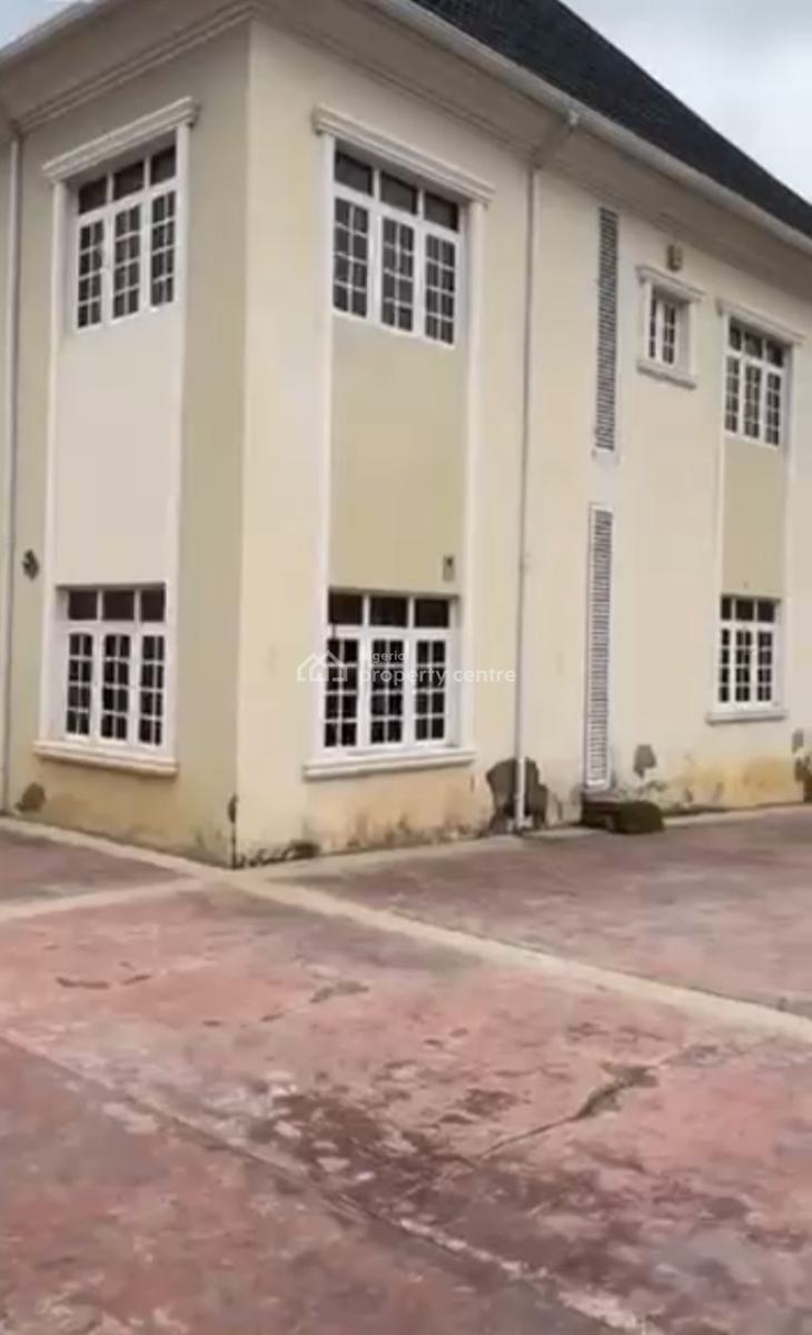 Distress 5bedroom Fully Detached Duplex in Guzape Not in an Estate, Behind H-medix, Guzape District, Abuja, Detached Duplex for Sale