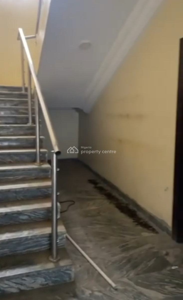 Distress 5bedroom Fully Detached Duplex in Guzape Not in an Estate, Behind H-medix, Guzape District, Abuja, Detached Duplex for Sale